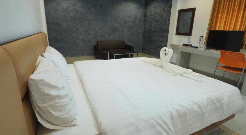 The Phant Hotel Surin Extérieur photo