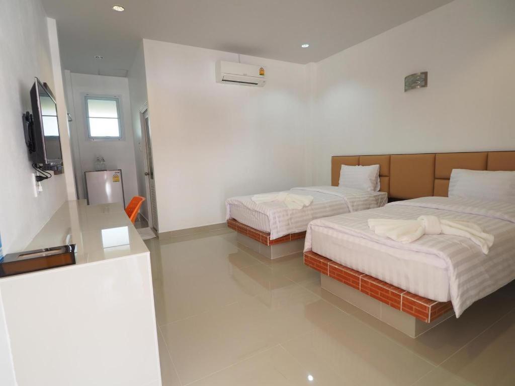 The Phant Hotel Surin Extérieur photo