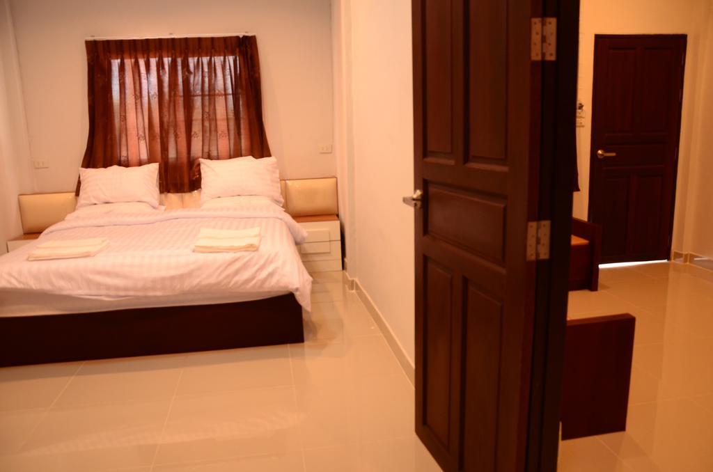 The Phant Hotel Surin Extérieur photo